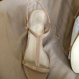 Pelle Moda Fable 2  kitten heel sandal